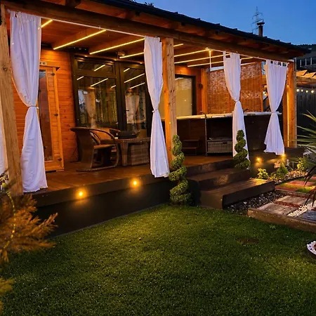 Horská chata Jacuzzi Sauna Forest Romance *